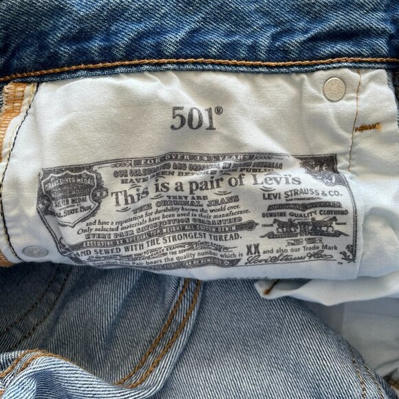 Levi's 501 Cropped High Rise Button Fly Waist Denim Medium Wash Jeans Blue 28 - Picture 9 of 10